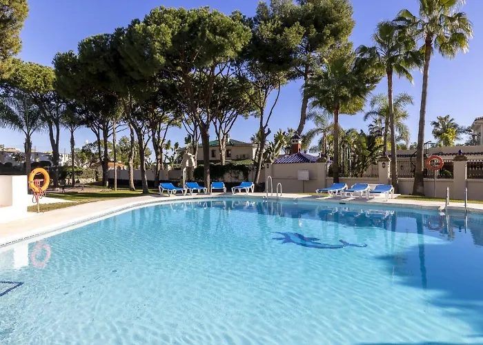 아파트 Andalucia Del Mar 10 06 *